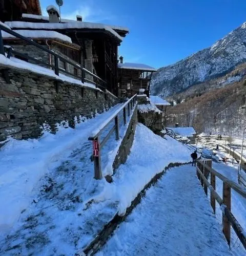 Cozy 500 Years Old Walser Apartment *